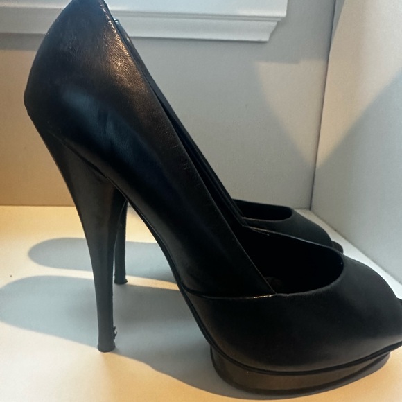 Gently worn a few times Aldo stiletto pumps - Picture 3 of 4